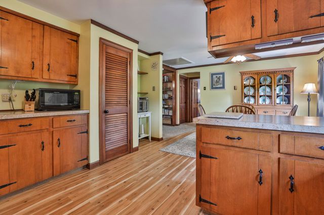 15 Edinburgh Drive, Bedford, NH 03110