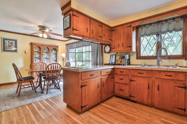 15 Edinburgh Drive, Bedford, NH 03110