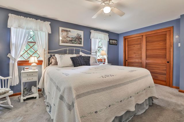 15 Edinburgh Drive, Bedford, NH 03110