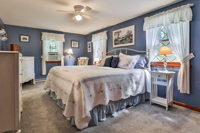 15 Edinburgh Drive, Bedford, NH 03110