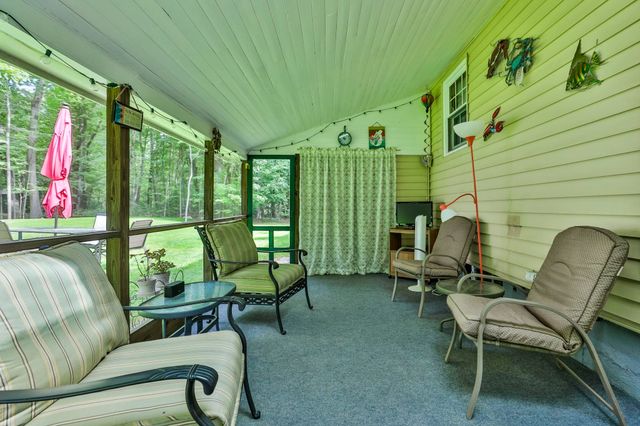15 Edinburgh Drive, Bedford, NH 03110