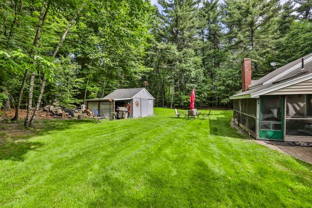 15 Edinburgh Drive, Bedford, NH 03110