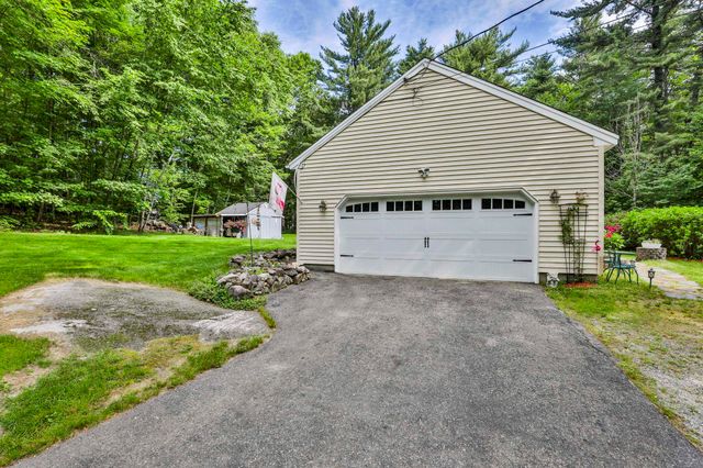 15 Edinburgh Drive, Bedford, NH 03110
