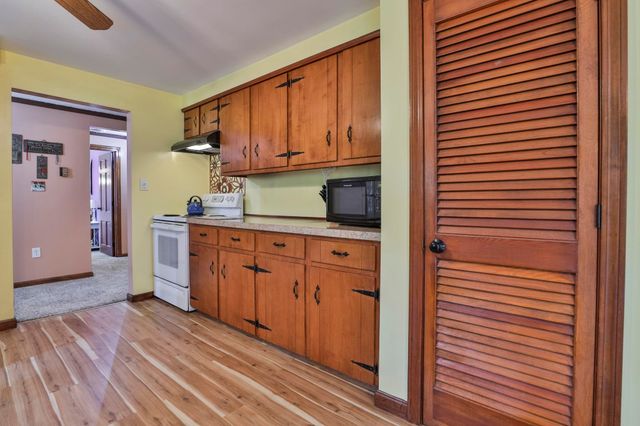 15 Edinburgh Drive, Bedford, NH 03110