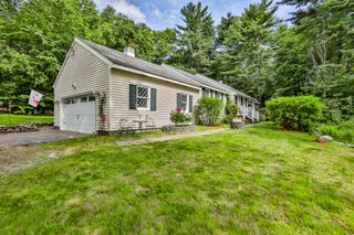 15 Edinburgh Drive, Bedford, NH 03110