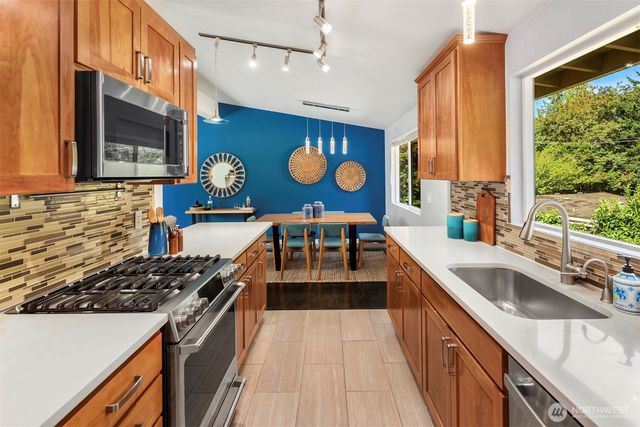 1512 167th Avenue SE, Bellevue, WA 98008