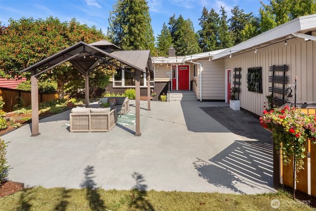 1512 167th Avenue SE, Bellevue, WA 98008