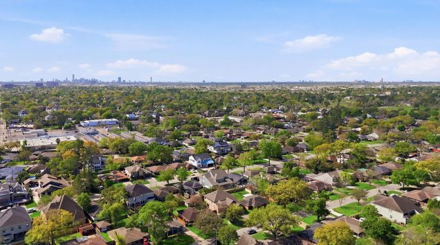 1855 Latexo Drive, Houston, TX 77018