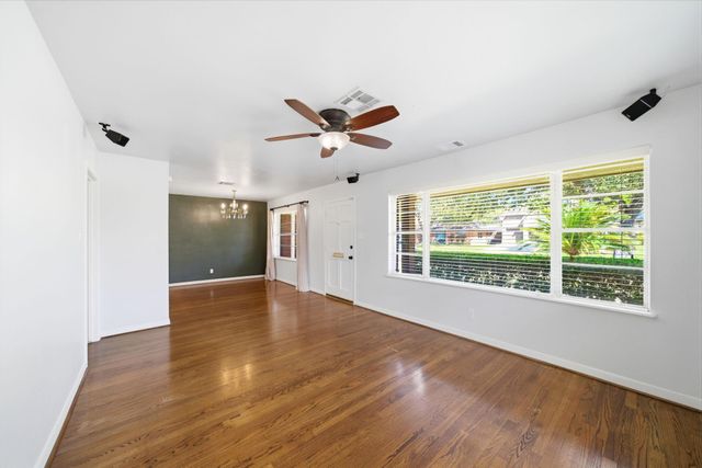 1855 Latexo Drive, Houston, TX 77018