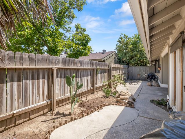 217 E Cole Avenue, Fresno, CA 93720