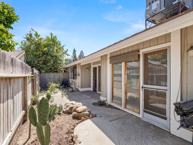 217 E Cole Avenue, Fresno, CA 93720