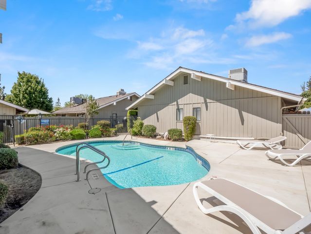 217 E Cole Avenue, Fresno, CA 93720