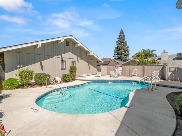 217 E Cole Avenue, Fresno, CA 93720