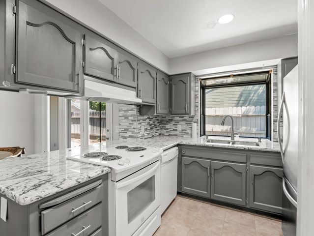 217 E Cole Avenue, Fresno, CA 93720
