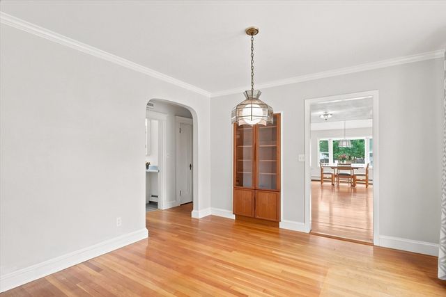 32 Glendale Ave, Peabody, MA 01960