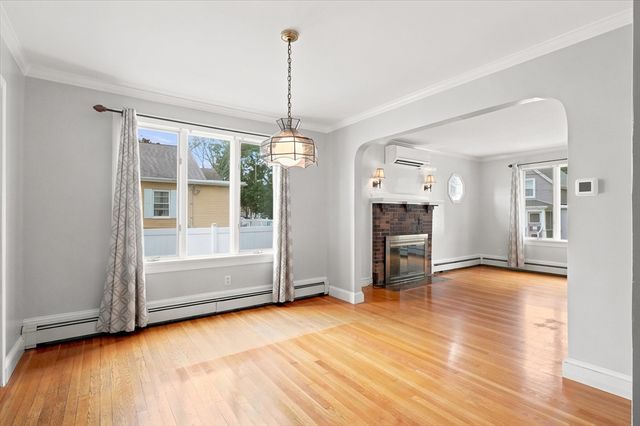 32 Glendale Ave, Peabody, MA 01960