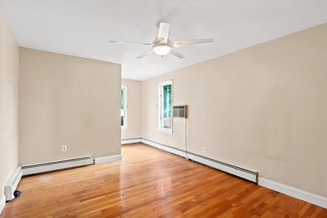 32 Glendale Ave, Peabody, MA 01960