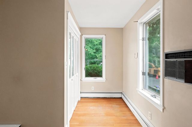 32 Glendale Ave, Peabody, MA 01960