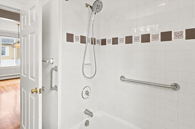 32 Glendale Ave, Peabody, MA 01960