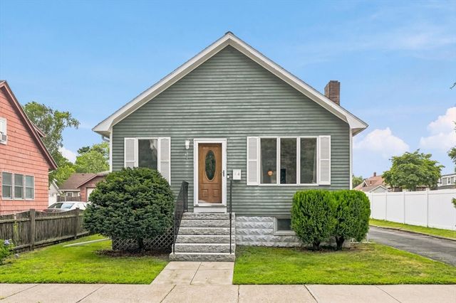 32 Glendale Ave, Peabody, MA 01960