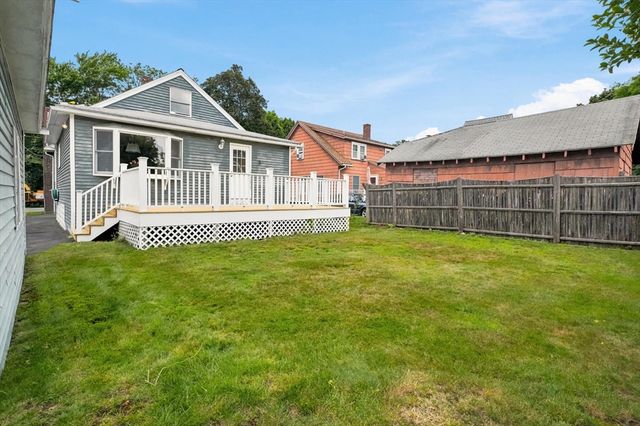 32 Glendale Ave, Peabody, MA 01960