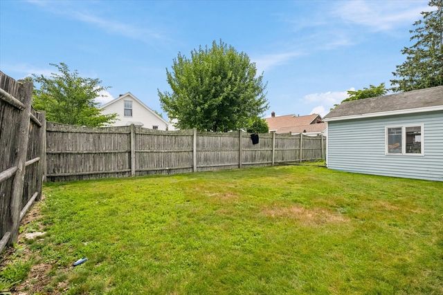 32 Glendale Ave, Peabody, MA 01960