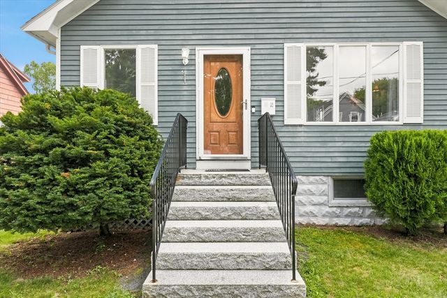 32 Glendale Ave, Peabody, MA 01960