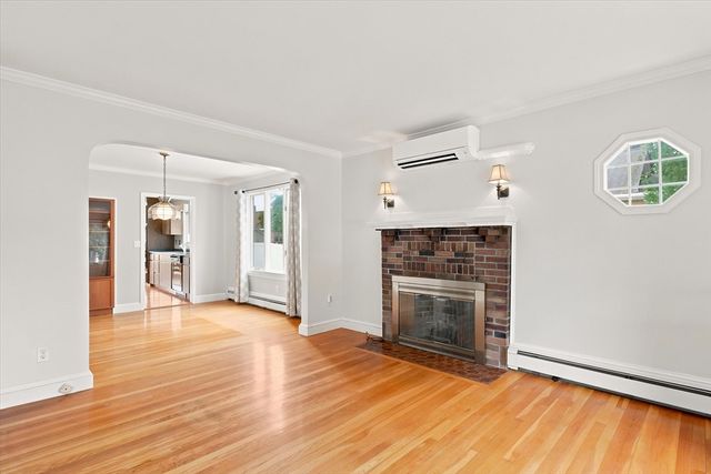 32 Glendale Ave, Peabody, MA 01960