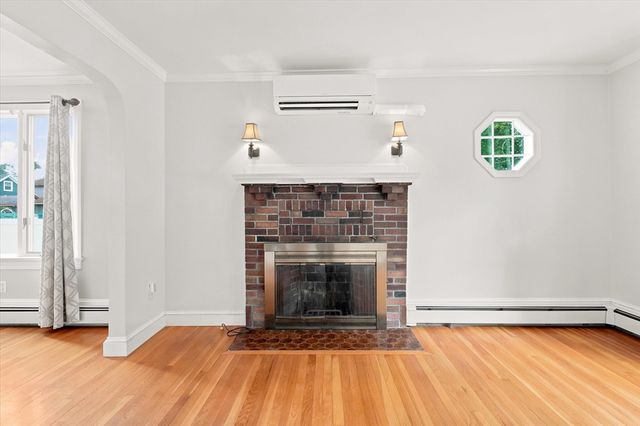 32 Glendale Ave, Peabody, MA 01960