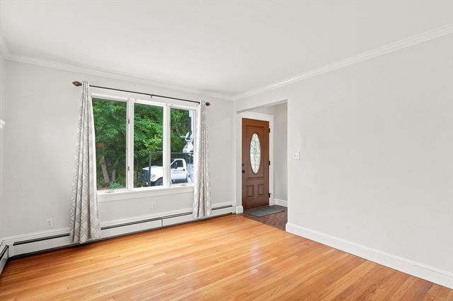 32 Glendale Ave, Peabody, MA 01960