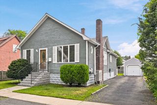 32 Glendale Ave, Peabody, MA 01960