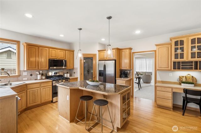 3602 Broadmoor Drive NE, Tacoma, WA 98422