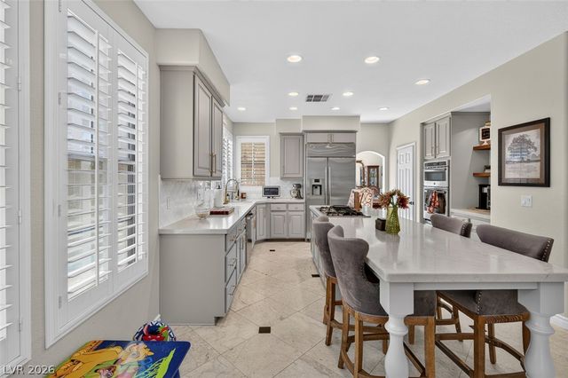 9529 Grand Canal Drive, Las Vegas, NV 89117