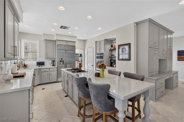 9529 Grand Canal Drive, Las Vegas, NV 89117