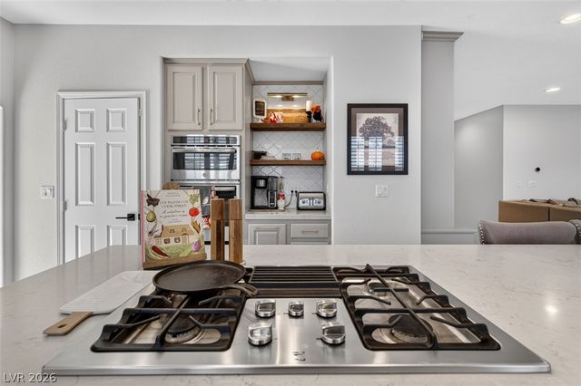 9529 Grand Canal Drive, Las Vegas, NV 89117