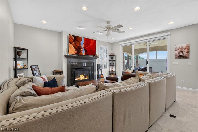 9529 Grand Canal Drive, Las Vegas, NV 89117