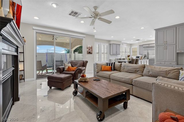 9529 Grand Canal Drive, Las Vegas, NV 89117