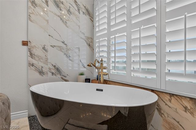 9529 Grand Canal Drive, Las Vegas, NV 89117