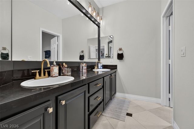 9529 Grand Canal Drive, Las Vegas, NV 89117