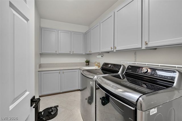 9529 Grand Canal Drive, Las Vegas, NV 89117