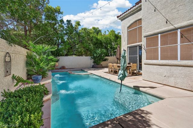 9529 Grand Canal Drive, Las Vegas, NV 89117