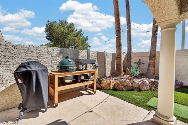 9529 Grand Canal Drive, Las Vegas, NV 89117