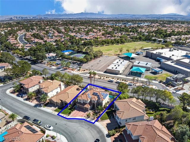 9529 Grand Canal Drive, Las Vegas, NV 89117