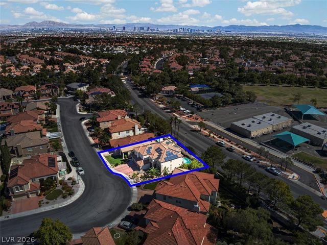 9529 Grand Canal Drive, Las Vegas, NV 89117