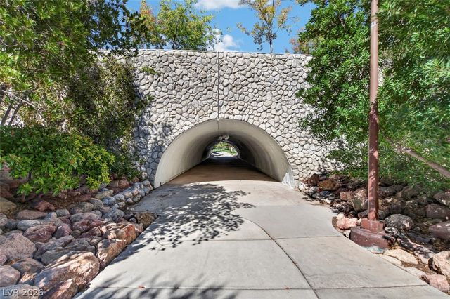 9529 Grand Canal Drive, Las Vegas, NV 89117