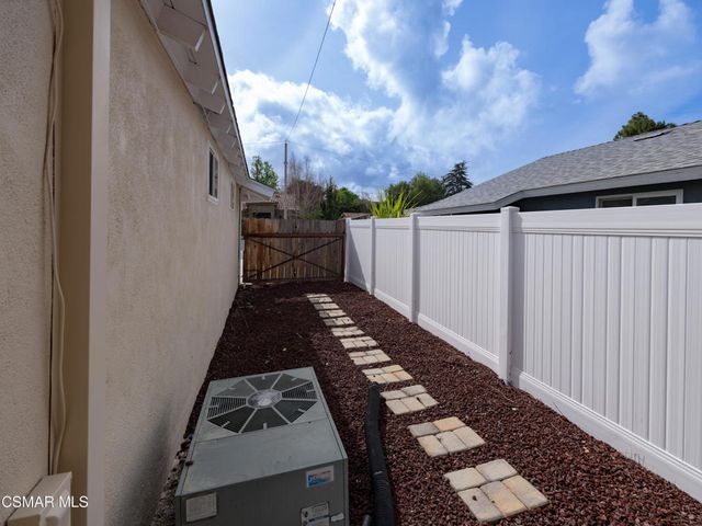 195 Tennyson Street, Thousand Oaks, CA 91360