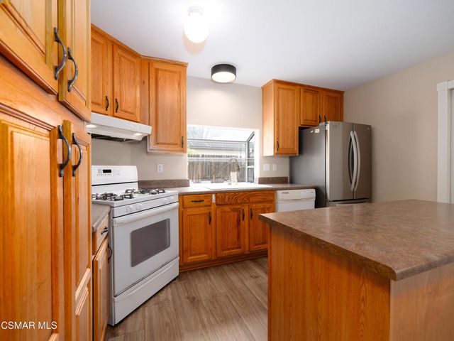 195 Tennyson Street, Thousand Oaks, CA 91360