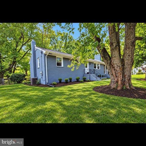 5110 BARTO AVE, Suitland, MD 20746