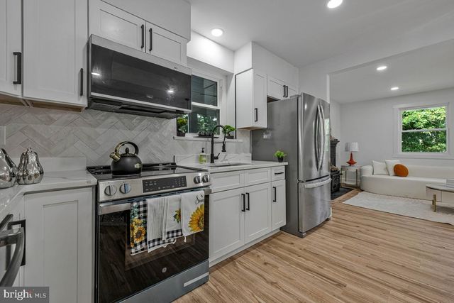 5110 BARTO AVE, Suitland, MD 20746