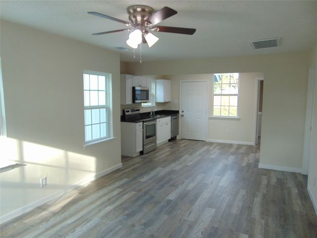 2839 E Overton Road, Dallas, TX 75216